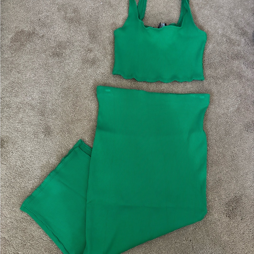Lulus green two piece midi skirt set